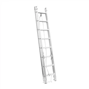 Verlengladder met touw en katrol