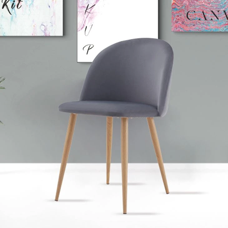 Grijze fluwelen eetkamerstoelen